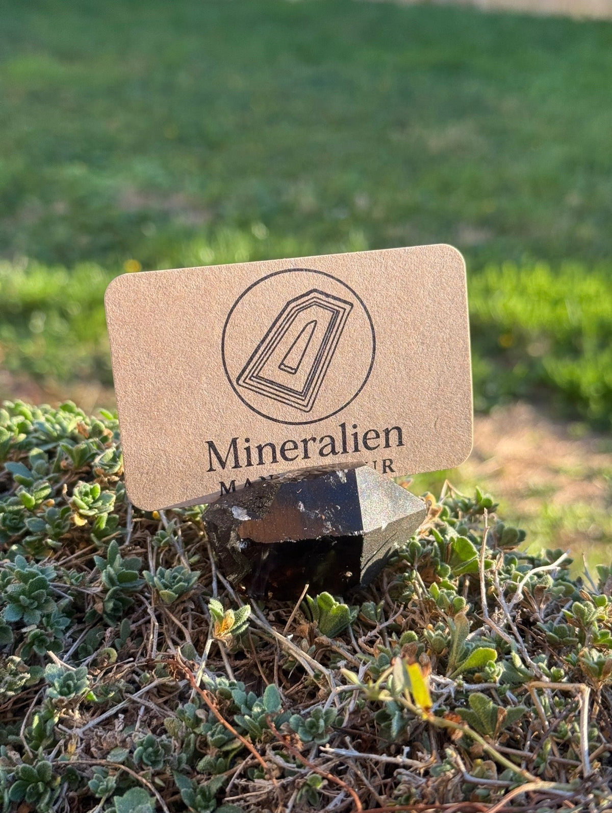 Werkstattbericht: Rauchquarz als Fotohalter aus Naturstein - Mineralien Manufaktur