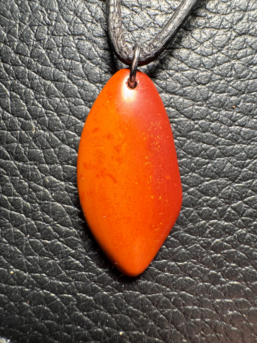 Bohnerzjaspis Anhänger Rot