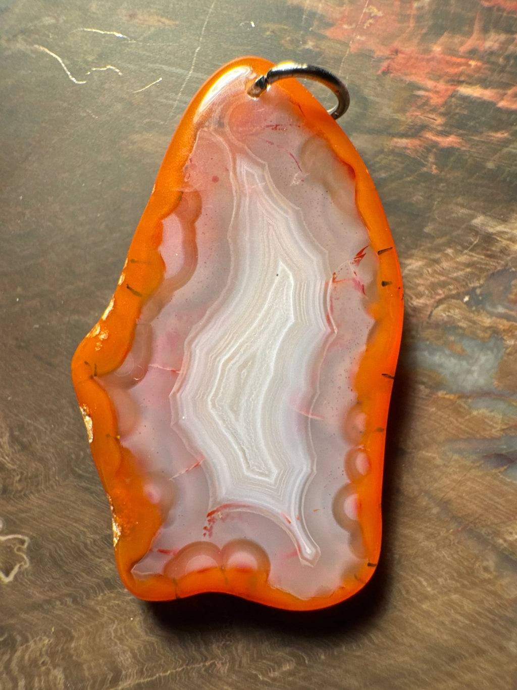 Handcrafted pendant made of Berber agate