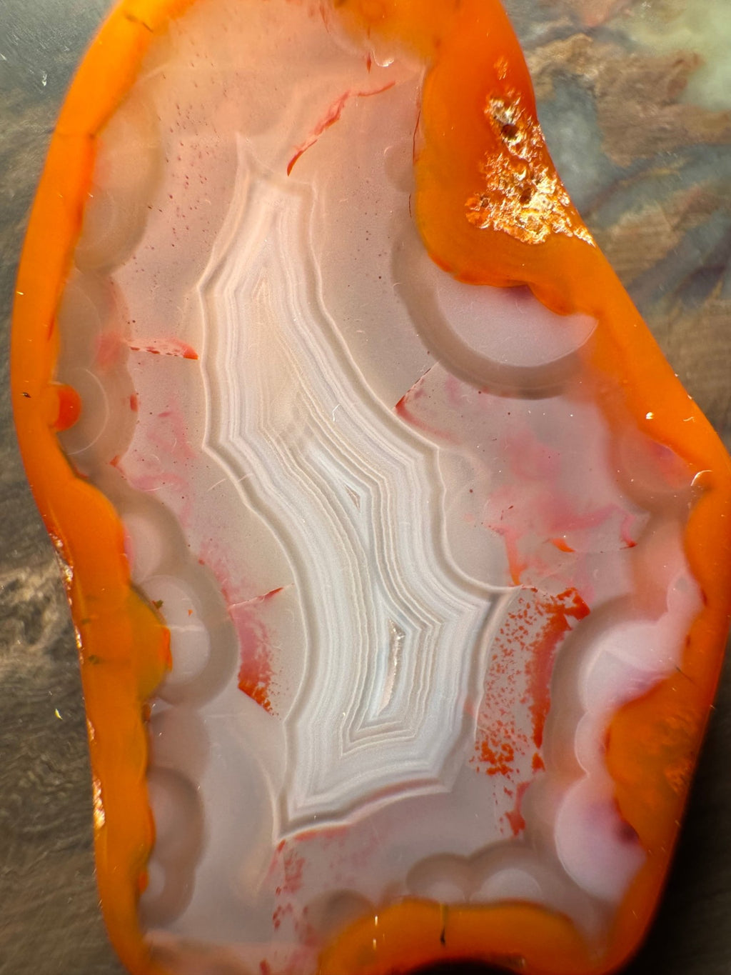 Handcrafted pendant made of Berber agate