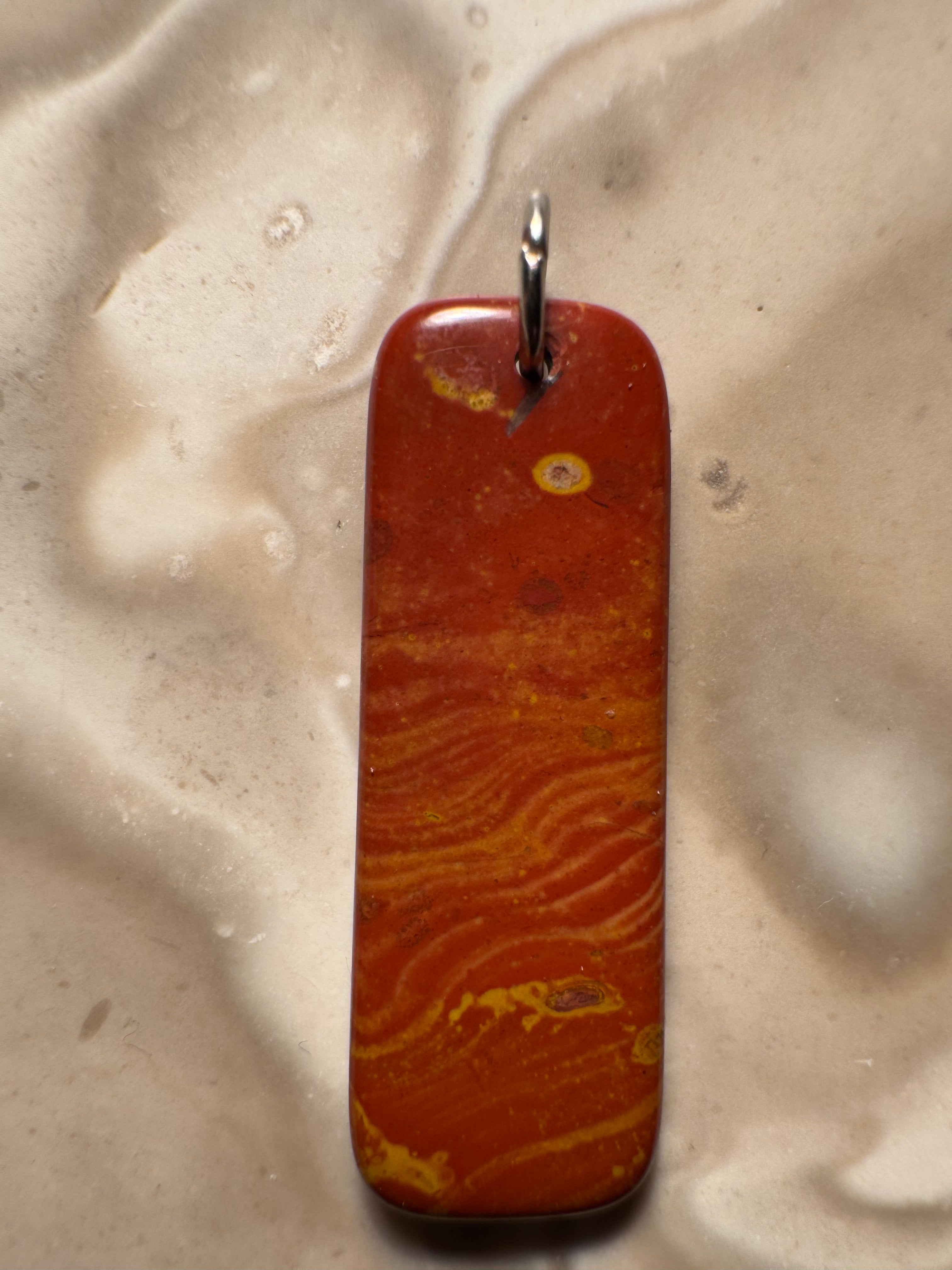 Handgefertigter Bohnerzjaspis Anhänger