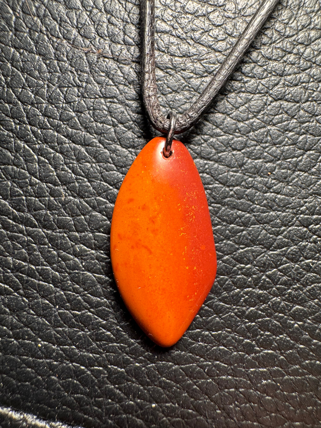 Bohnerzjaspis Anhänger Rot