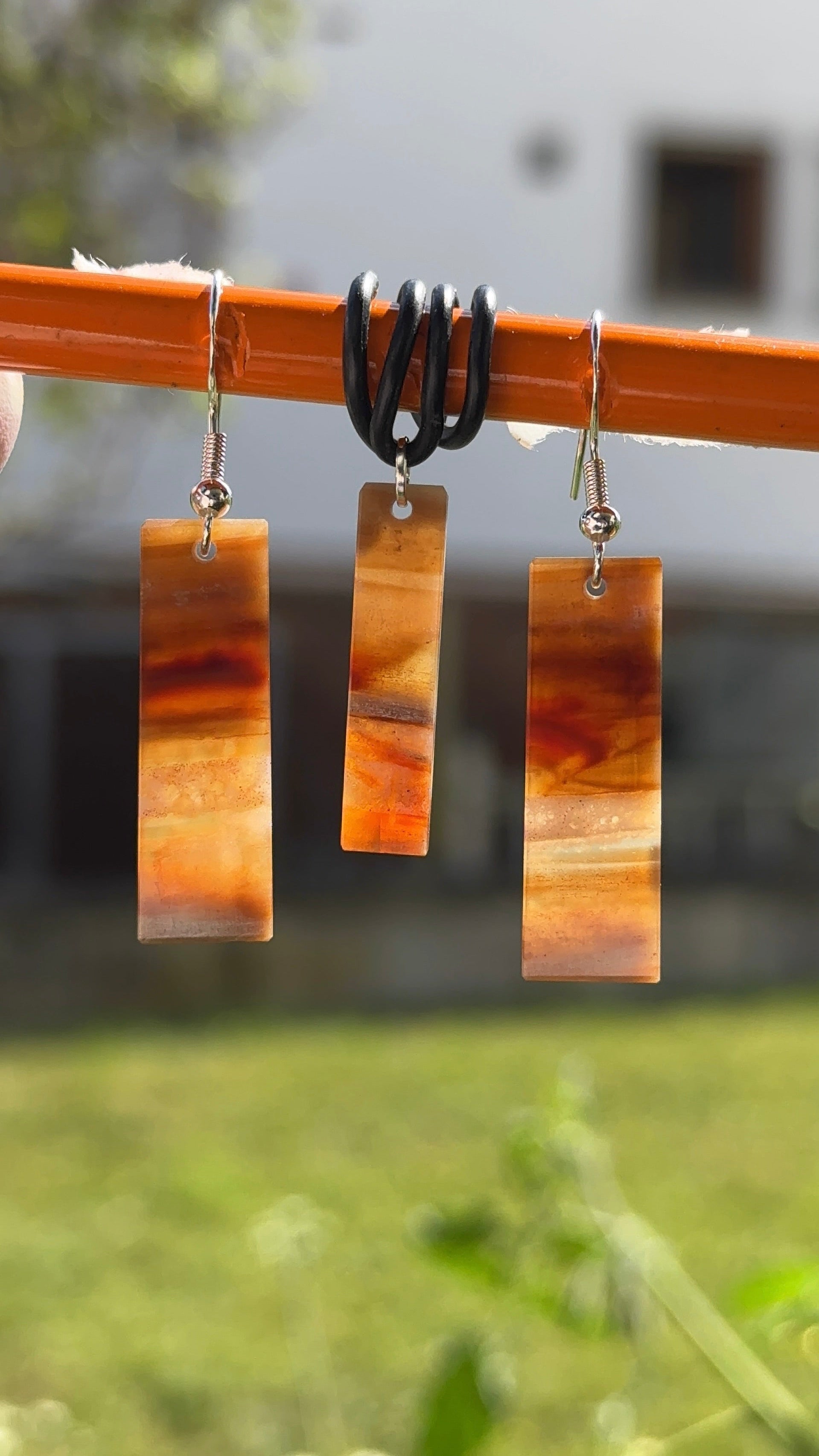 Schmuckset aus Versteinertem Holz