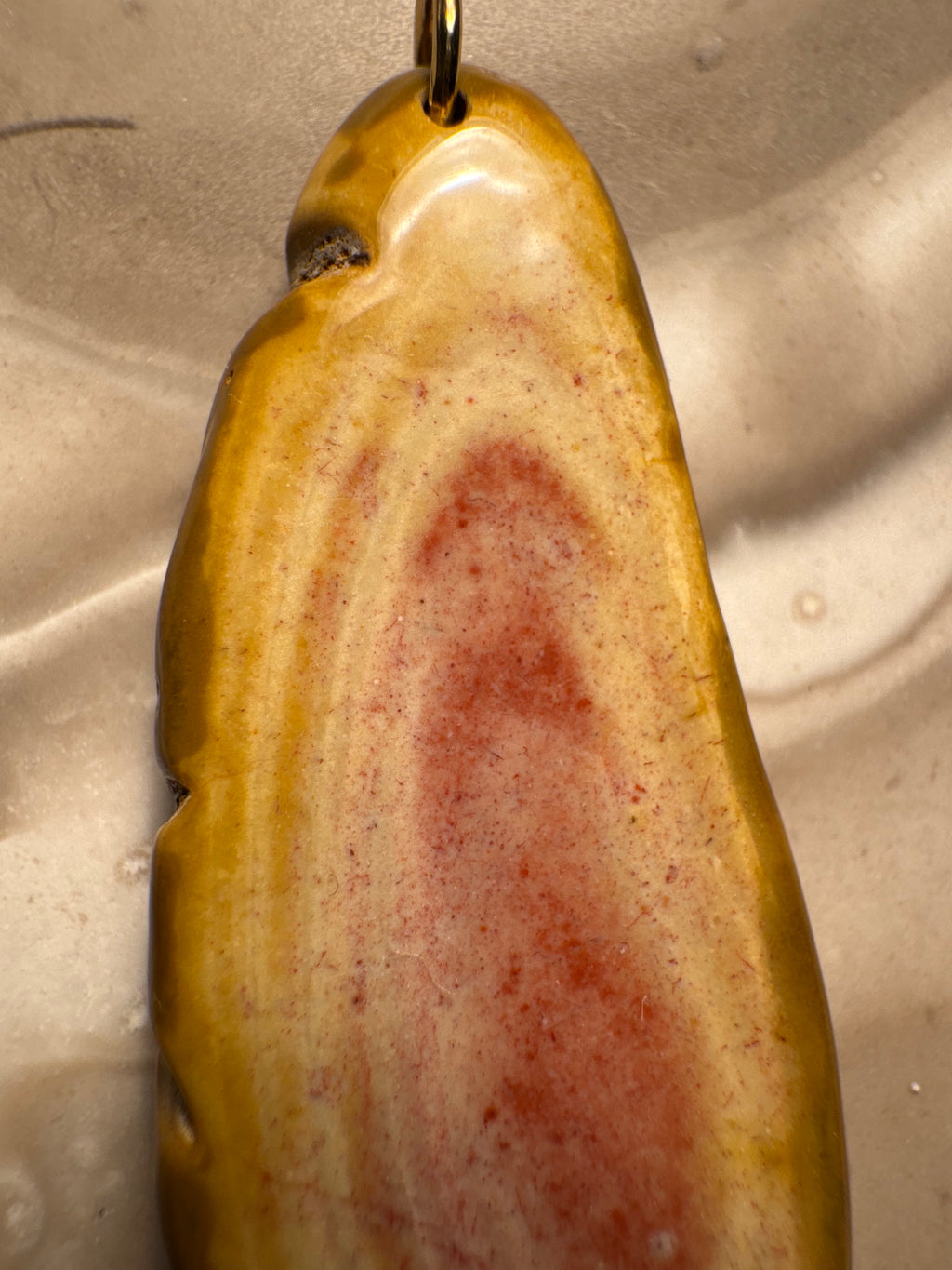 Handgefertigter Bohnerzjaspis Anhänger