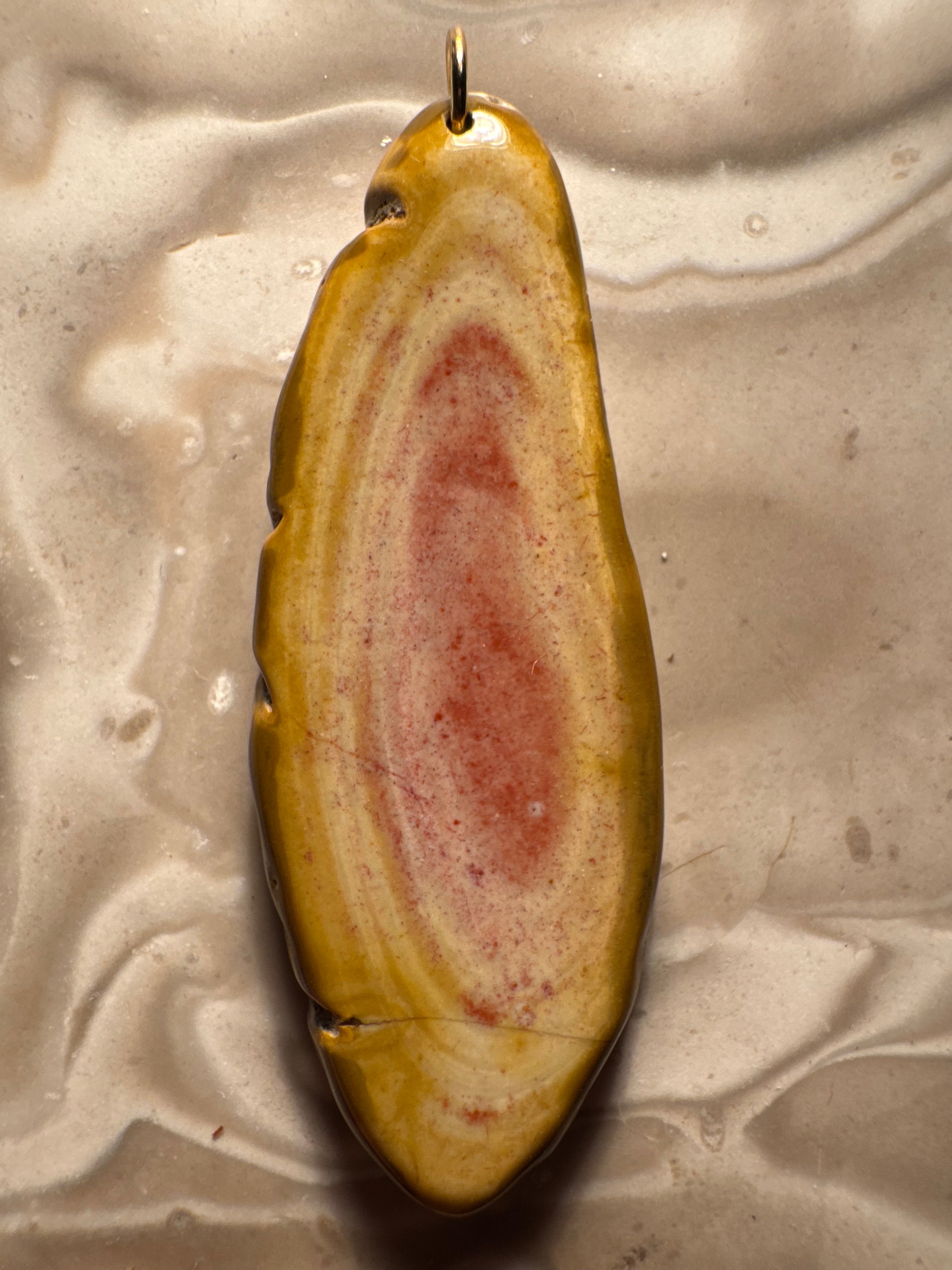 Handgefertigter Bohnerzjaspis Anhänger