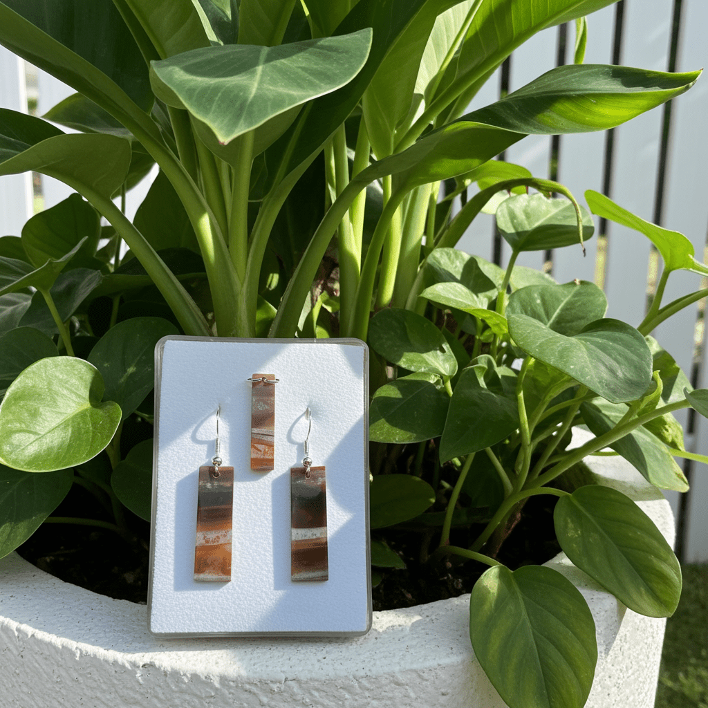 Schmuckset aus Versteinertem Holz
